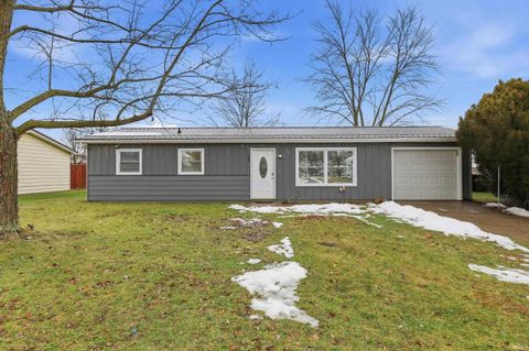Photo of 808 Huron Way, Auburn, IN 46706 (MLS # 202549333)