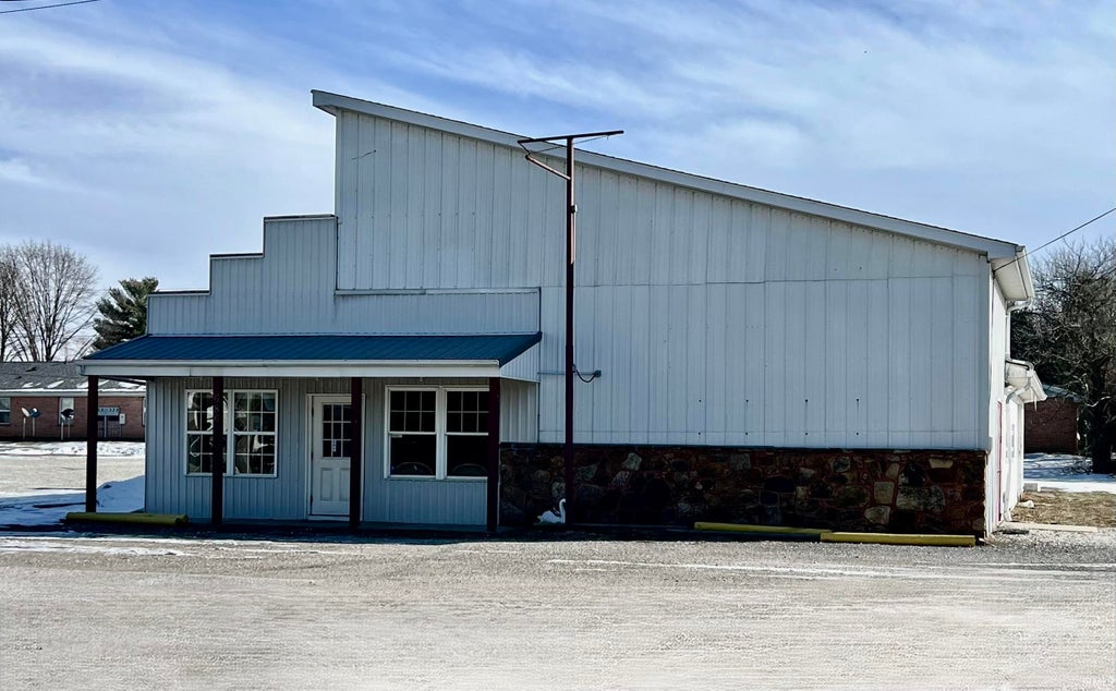 Photo of 686 S Maple Street, Orleans, IN 47452 (MLS # 202633387)