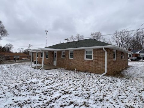 Tiny photo for 1505 N Elizabeth Avenue, Muncie, IN 47304 (MLS # 202605719)