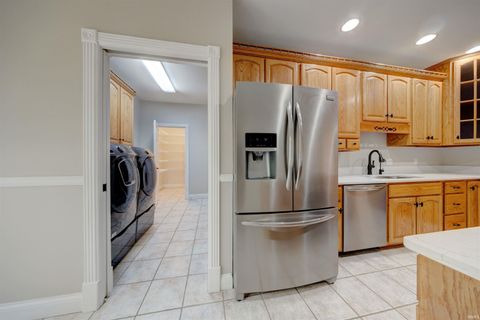 Tiny photo for 21 N Fetter Lane, Boonville, IN 47601 (MLS # 202618538)