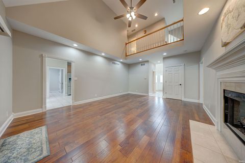 Tiny photo for 21 N Fetter Lane, Boonville, IN 47601 (MLS # 202618538)