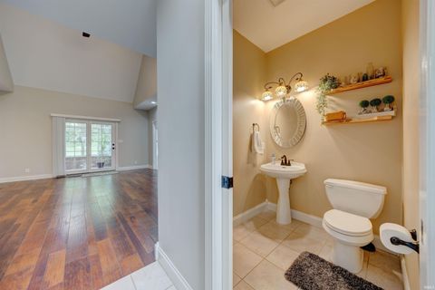 Tiny photo for 21 N Fetter Lane, Boonville, IN 47601 (MLS # 202618538)