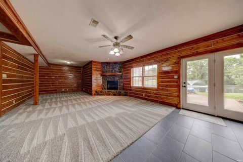 Tiny photo for 21 N Fetter Lane, Boonville, IN 47601 (MLS # 202618538)