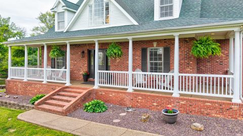 Tiny photo for 21 N Fetter Lane, Boonville, IN 47601 (MLS # 202618538)