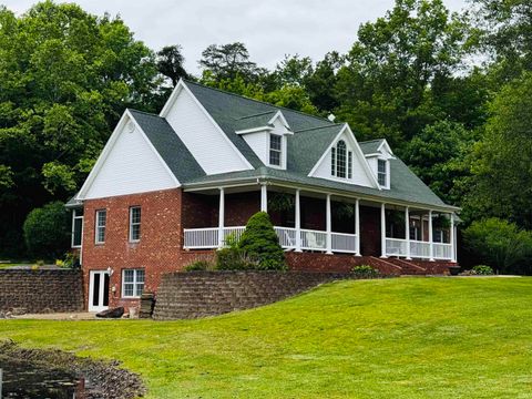 Photo of 21 N Fetter Lane, Boonville, IN 47601 (MLS # 202618538)