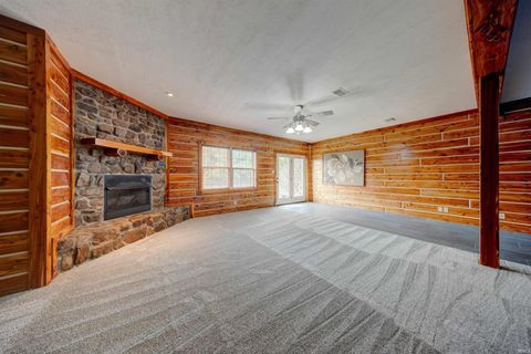 Tiny photo for 21 N Fetter Lane, Boonville, IN 47601 (MLS # 202618538)