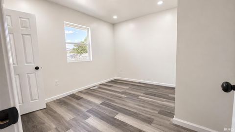 Tiny photo for 918 N Leeds Street, Kokomo, IN 46901 (MLS # 202626583)
