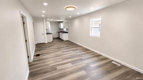 Tiny photo for 918 N Leeds Street, Kokomo, IN 46901 (MLS # 202626583)