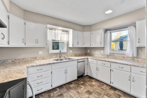 Tiny photo for 412 S Randolph Street, Garrett, IN 46738 (MLS # 202644841)