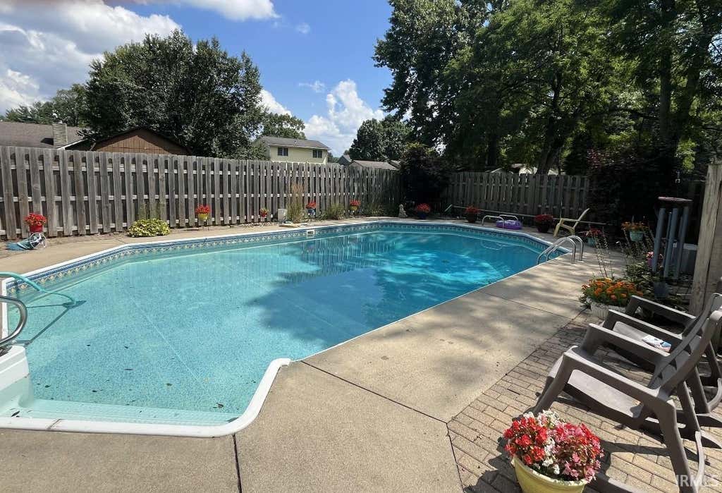 Photo of 30889 Ridgeview Drive, Elkhart, IN 46517 (MLS # 202634875)