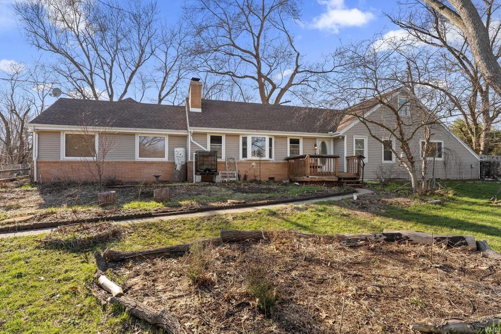 Photo of 53025 Ridgewood Drive, South Bend, IN 46637 (MLS # 202607570)