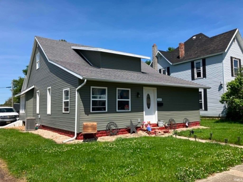 Photo of 228 E Commerce Street, Dunkirk, IN 47336 (MLS # 202619783)