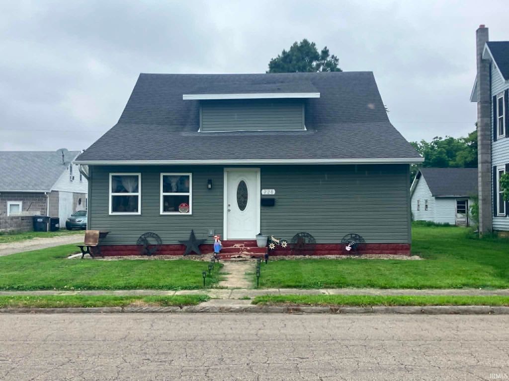 Photo of 228 E Commerce Street, Dunkirk, IN 47336 (MLS # 202619783)