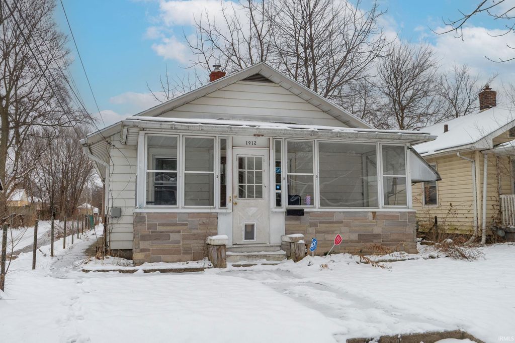 Photo of 1912 Kendall Street, South Bend, IN 46613 (MLS # 202602677)