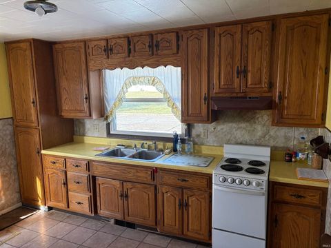 Tiny photo for 913 Villa Terrace, Kendallville, IN 46755 (MLS # 202545720)