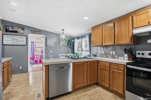 Tiny photo for 9205 S Harrodsburg Road, Bloomington, IN 47403 (MLS # 202548098)