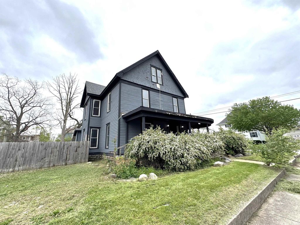 Photo of 1321 S Washington Street, Marion, IN 46953 (MLS # 202615597)