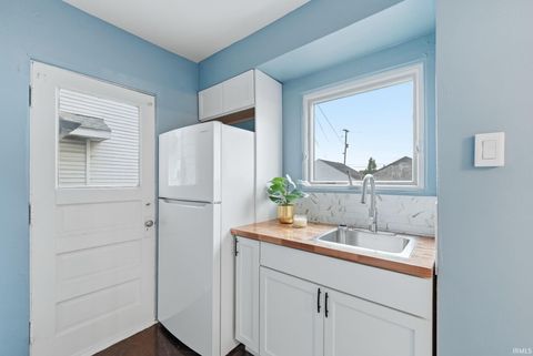 Tiny photo for 3817 S Harrison Street, Fort Wayne, IN 46807 (MLS # 202615765)