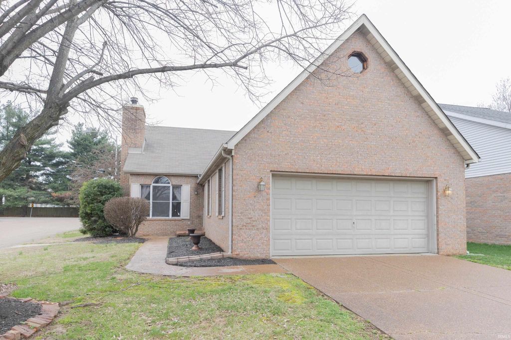 Photo of 437 Hollybush Lane, Evansville, IN 47715 (MLS # 202607975)