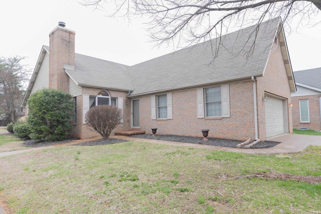 Photo of 437 Hollybush Lane, Evansville, IN 47715 (MLS # 202607975)