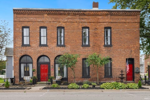 Tiny photo for 110 E Market Street, Pierceton, IN 46562 (MLS # 202634248)