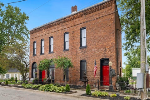 Tiny photo for 110 E Market Street, Pierceton, IN 46562 (MLS # 202634248)