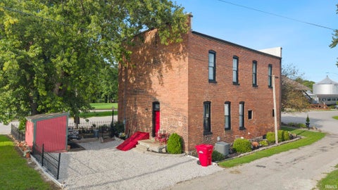Tiny photo for 110 E Market Street, Pierceton, IN 46562 (MLS # 202634248)