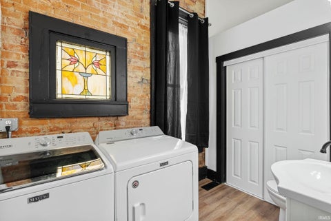 Tiny photo for 110 E Market Street, Pierceton, IN 46562 (MLS # 202634248)