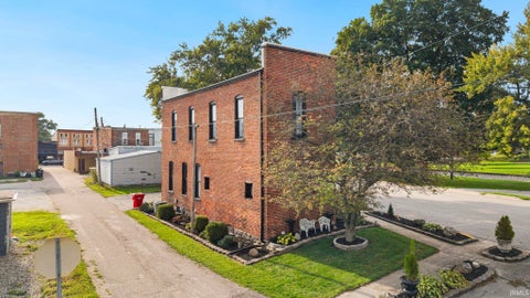 Tiny photo for 110 E Market Street, Pierceton, IN 46562 (MLS # 202634248)
