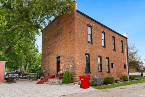 Tiny photo for 110 E Market Street, Pierceton, IN 46562 (MLS # 202634248)