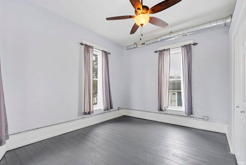 Tiny photo for 110 E Market Street, Pierceton, IN 46562 (MLS # 202634248)