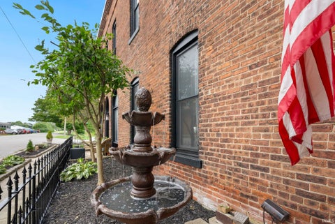 Tiny photo for 110 E Market Street, Pierceton, IN 46562 (MLS # 202634248)