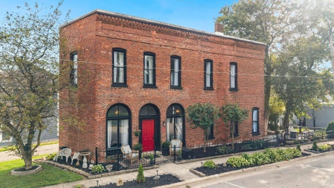 Tiny photo for 110 E Market Street, Pierceton, IN 46562 (MLS # 202634248)