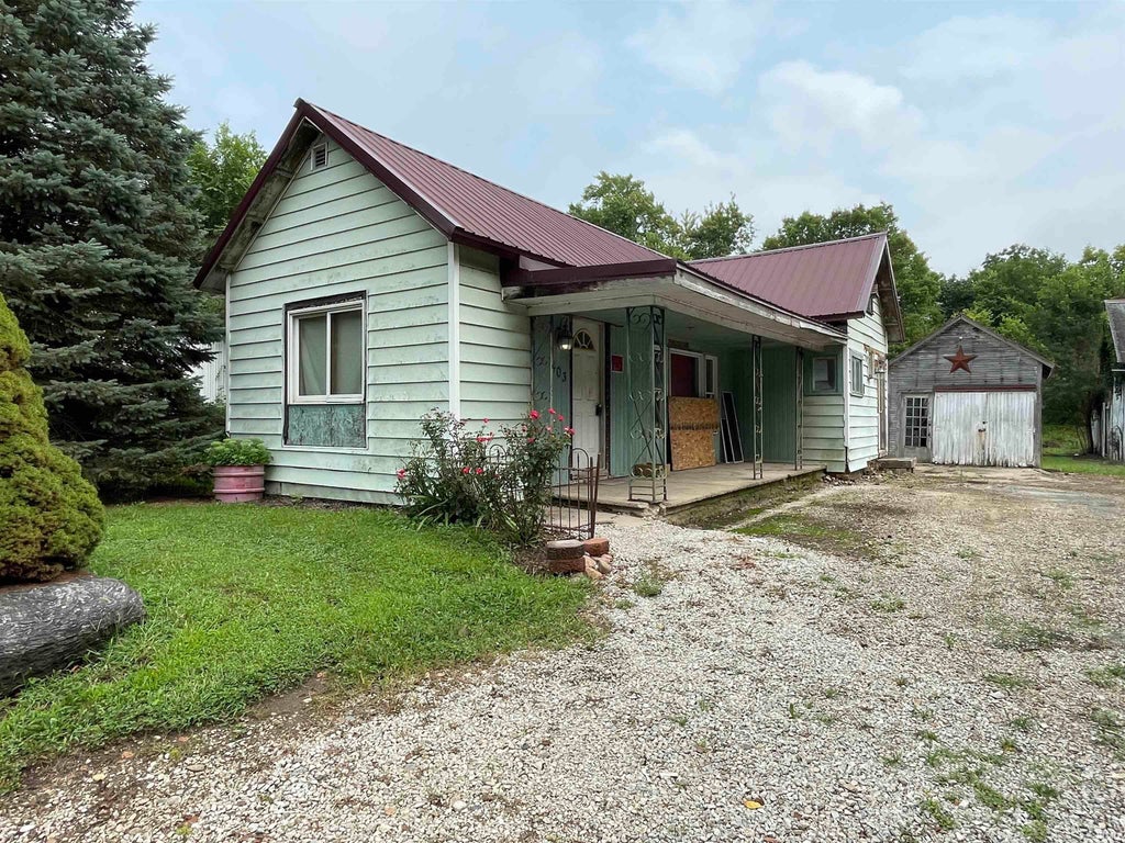 Photo of 403 S River Road Extension, North Manchester, IN 46962 (MLS # 202632507)