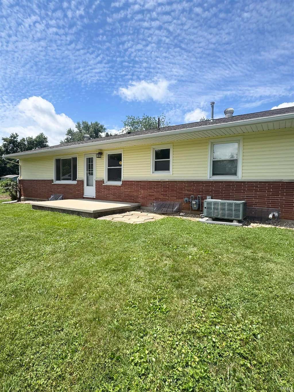 Photo of 586 S 4TH Street, Orleans, IN 47452 (MLS # 202623331)