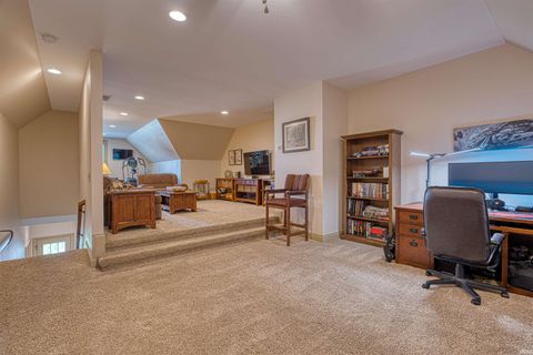 Tiny photo for 18939 Amherst Lane, Evansville, IN 47725 (MLS # 202611995)