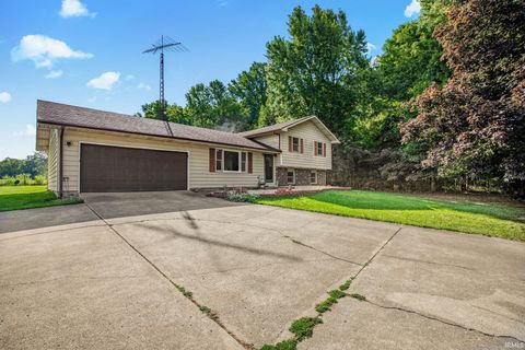 Tiny photo for 2017 N Meridian Road, Peru, IN 46970 (MLS # 202534361)