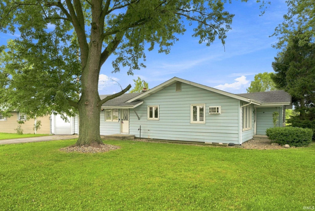 Photo of 10814 Kathy Drive, Fort Wayne, IN 46835 (MLS # 202632593)