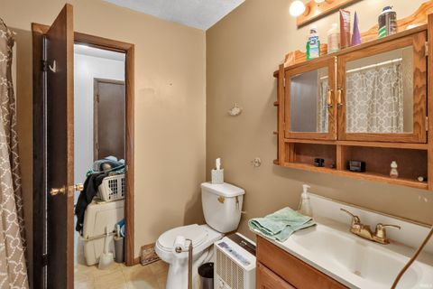 Tiny photo for 304 S wayne Street, Flora, IN 46929 (MLS # 202629491)