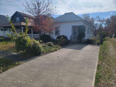 Photo of 637 E Main Street, Portland, IN 47371 (MLS # 202601948)