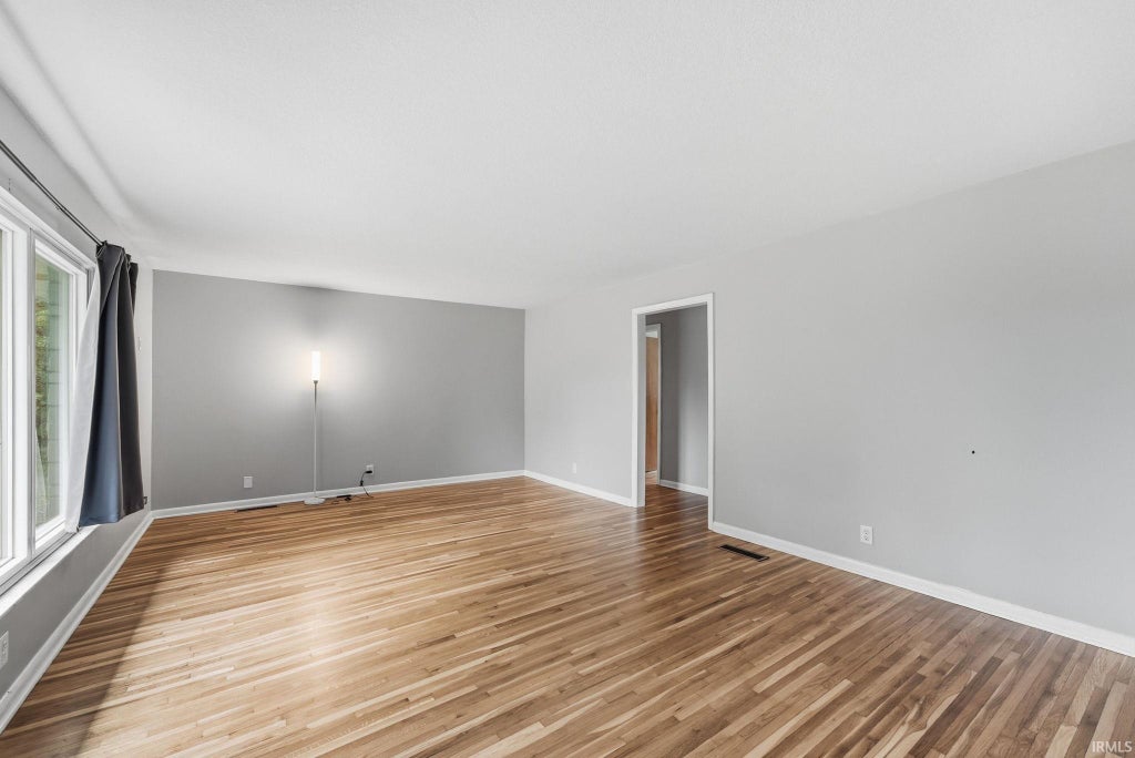 Photo of 10335 Wayne Trace, Fort Wayne, IN 46816 (MLS # 202639959)