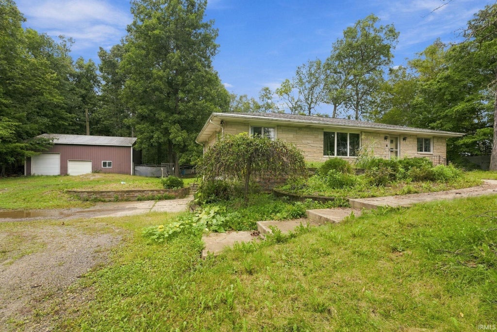 Photo of 10335 Wayne Trace, Fort Wayne, IN 46816 (MLS # 202639959)