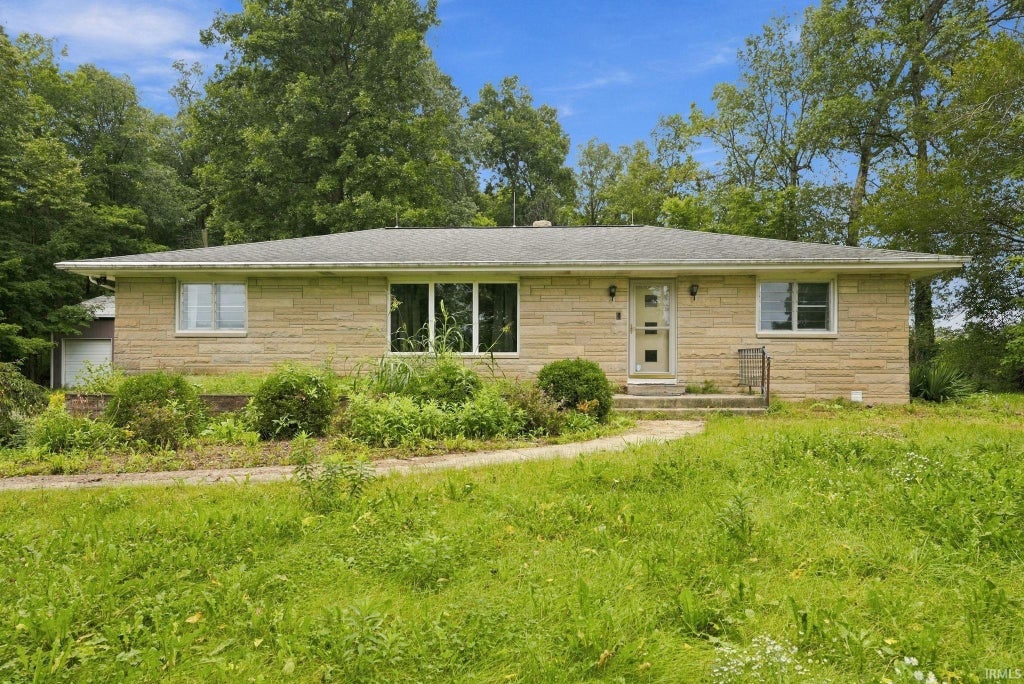 Photo of 10335 Wayne Trace, Fort Wayne, IN 46816 (MLS # 202639959)
