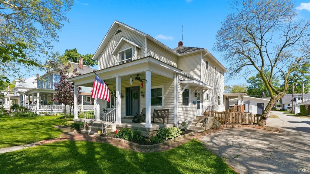 Photo of 419 W Market Street, Bluffton, IN 46714 (MLS # 202617361)