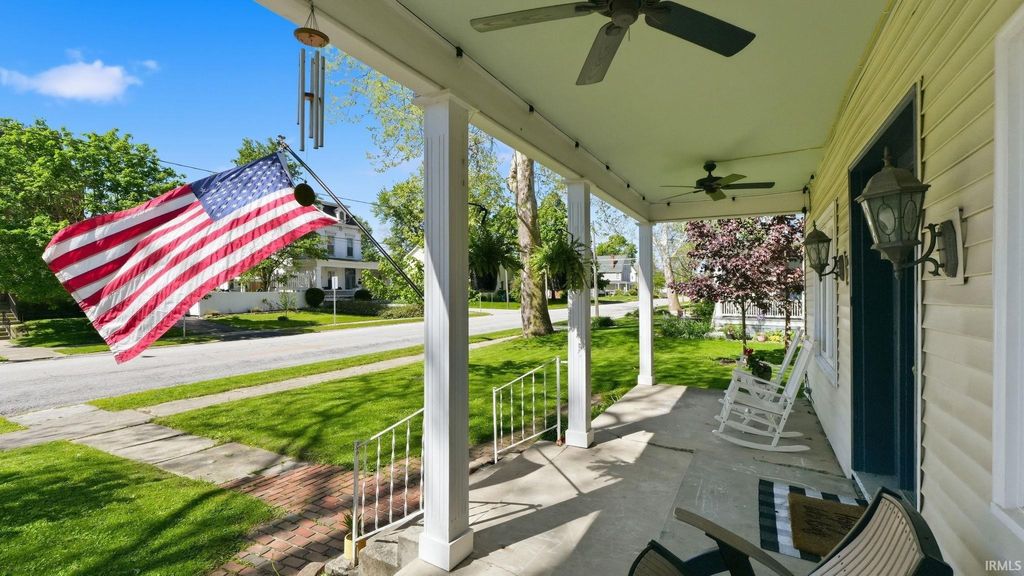 Photo of 419 W Market Street, Bluffton, IN 46714 (MLS # 202617361)
