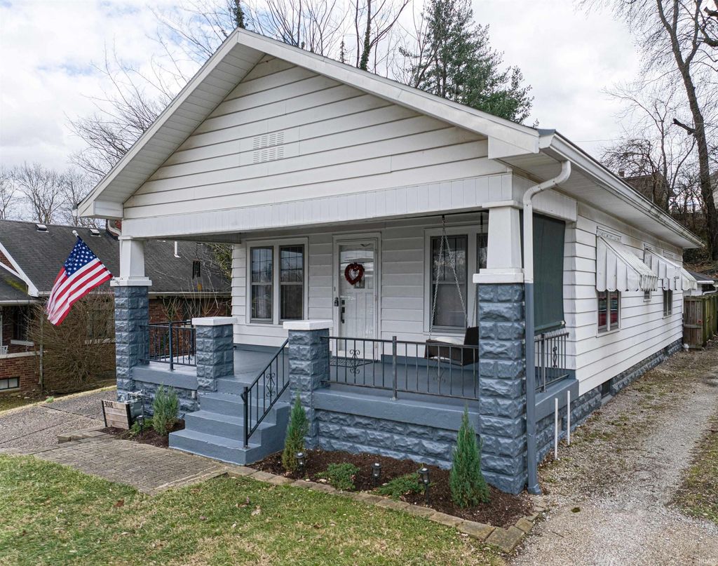 Photo of 3018 W Virginia Street, Evansville, IN 47712 (MLS # 202601534)