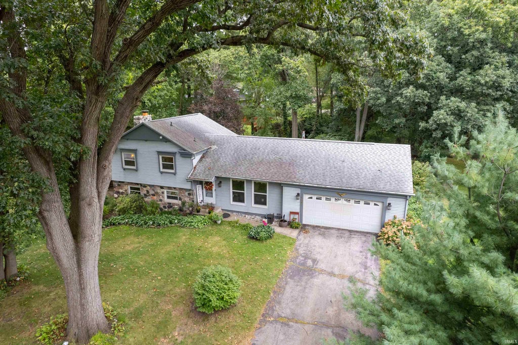 Photo of 16841 Colony Drive, South Bend, IN 46635 (MLS # 202640259)