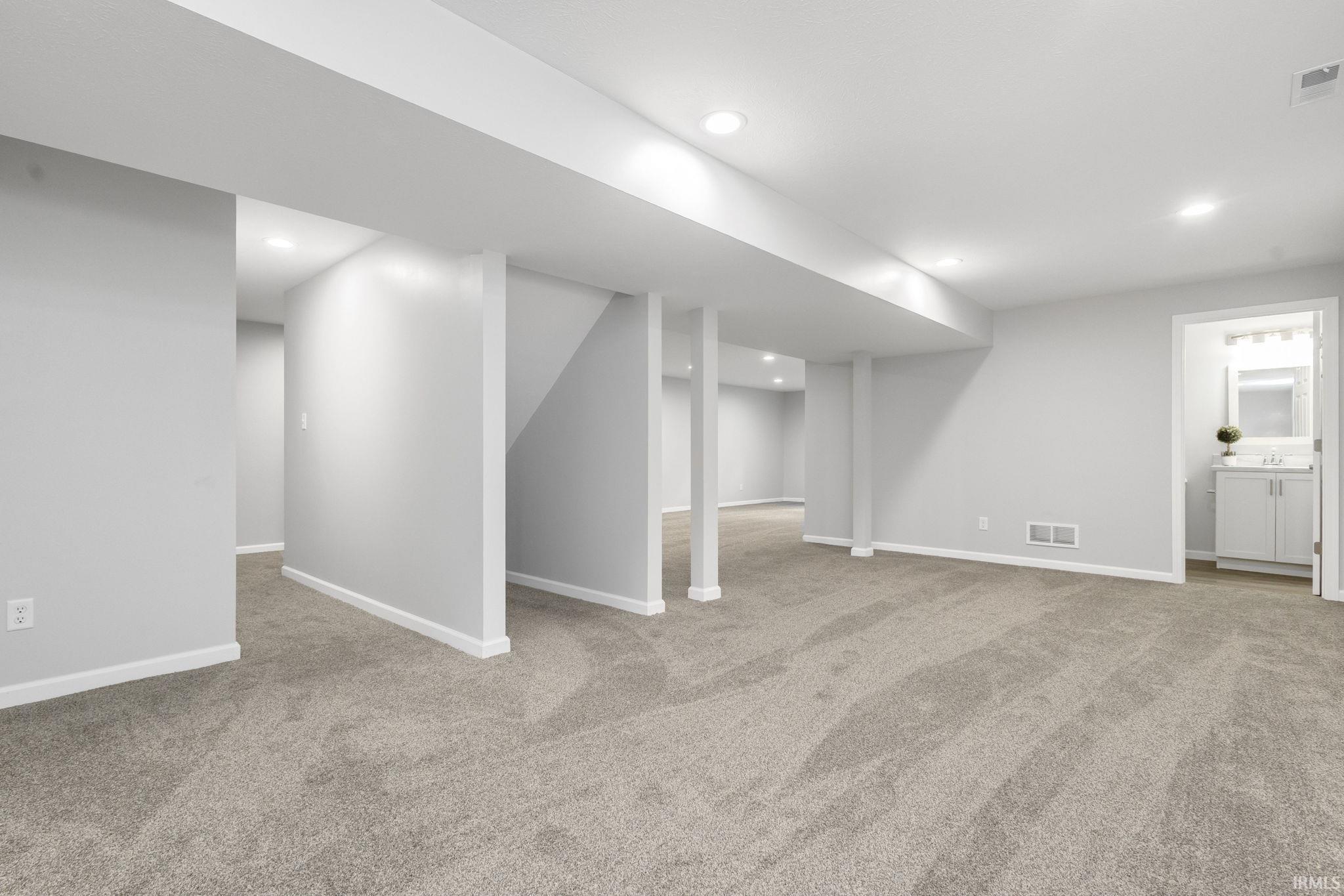 Mishawaka, Indiana 46545, United States, 4 Bedrooms Bedrooms, ,3 BathroomsBathrooms,Residential,Active,231864