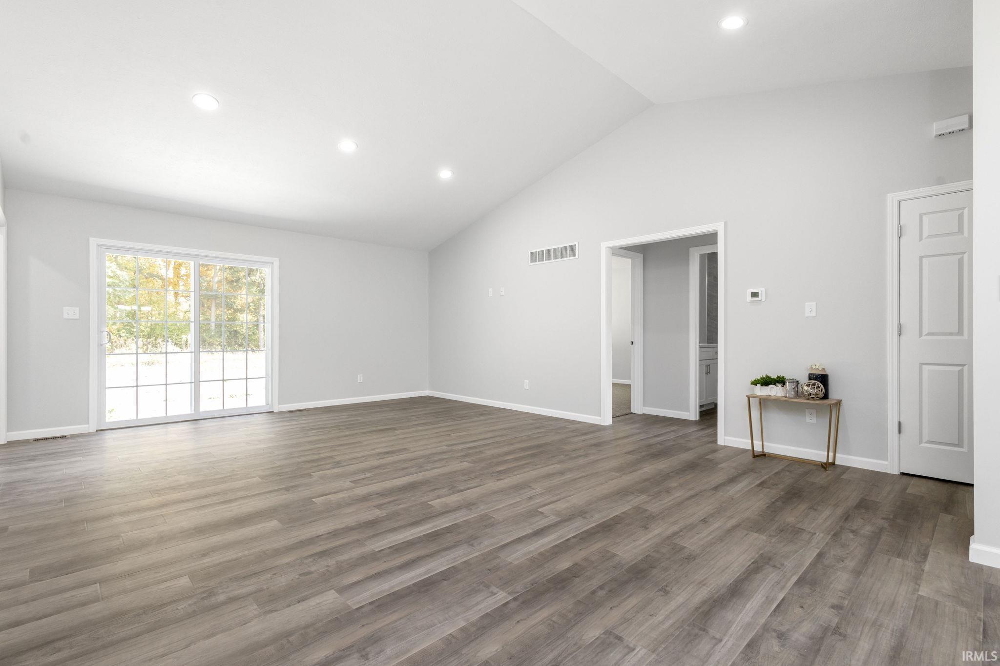 Mishawaka, Indiana 46545, United States, 4 Bedrooms Bedrooms, ,3 BathroomsBathrooms,Residential,Active,231864