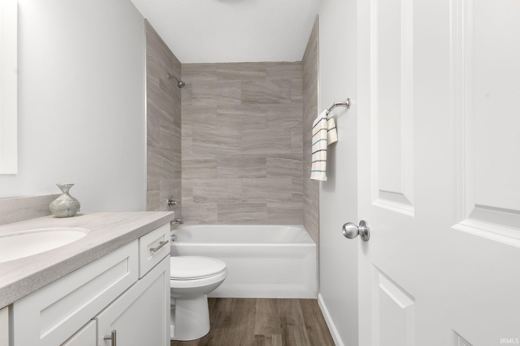 Mishawaka, Indiana 46545, United States, 4 Bedrooms Bedrooms, ,3 BathroomsBathrooms,Residential,Active,231864